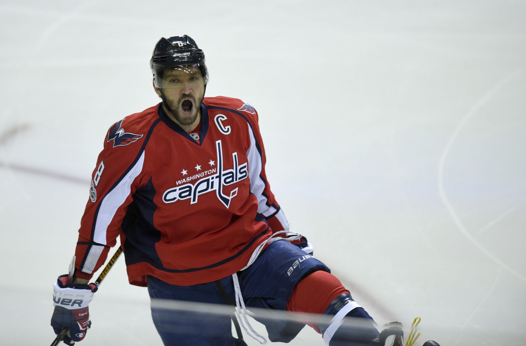 2017: Alex Ovechkin becomes 84th player in NHL history to record 1,000 career points